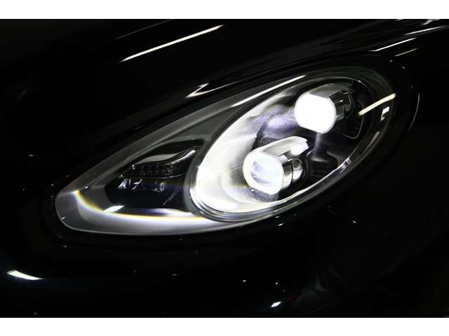 PORSCHE PANAMERA 2016 Image 31