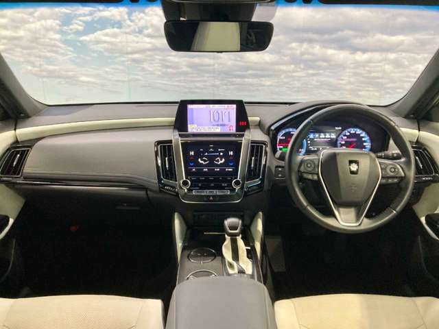 TOYOTA CROWN SEDAN HYBRID 4 2018 Image 31