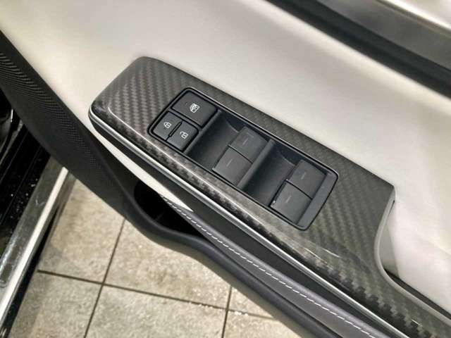 TOYOTA CROWN SEDAN HYBRID 4 2018 Image 31