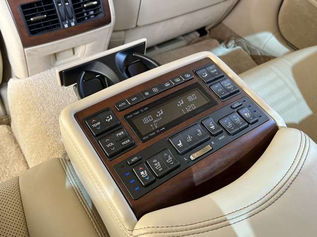 TOYOTA LEXUS LS600H 2013 Image 31