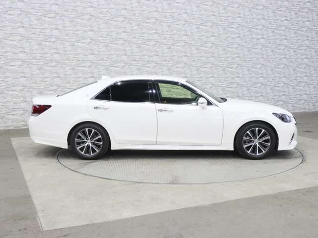 TOYOTA CROWN SEDAN 2016 Image 31