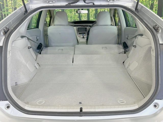 TOYOTA PRIUS 2012 Image 31