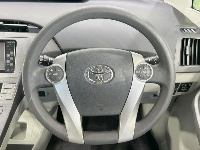 TOYOTA PRIUS 2012 Image 31