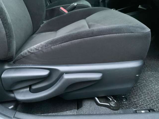 TOYOTA COROLLA AXIO 2017 Image 31