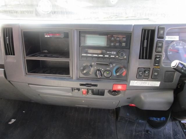 ISUZU ELF 2013 Image 31