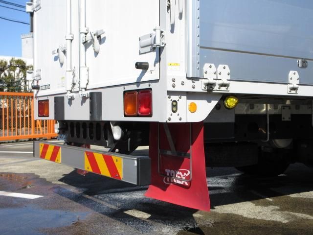 ISUZU FORWARD 2018 Image 31