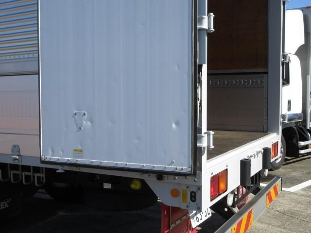 ISUZU FORWARD 2018 Image 31