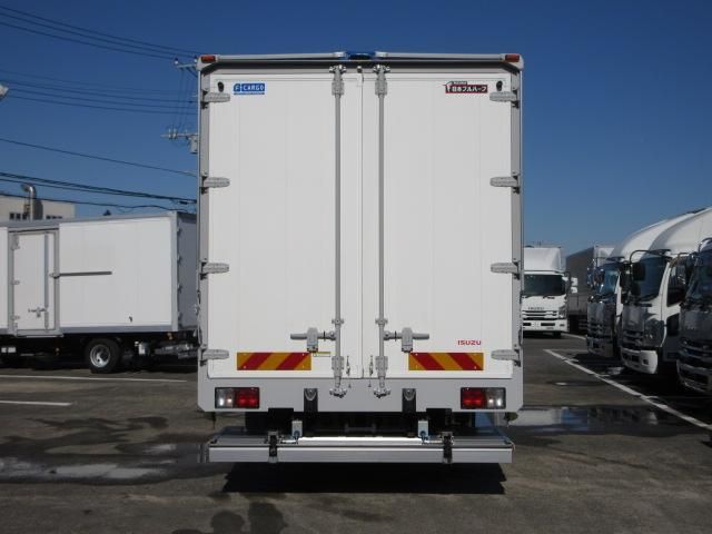 ISUZU FORWARD 2023 Image 31