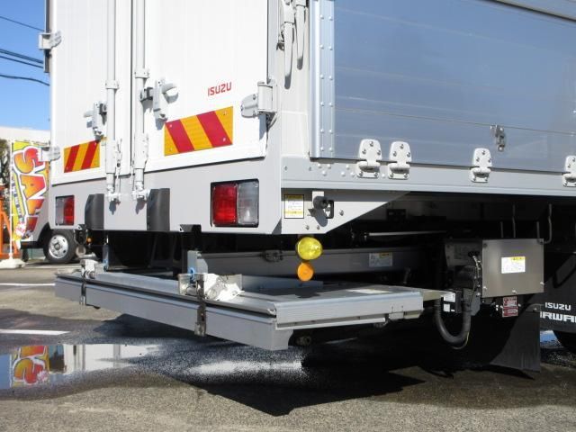 ISUZU FORWARD 2023 Image 31