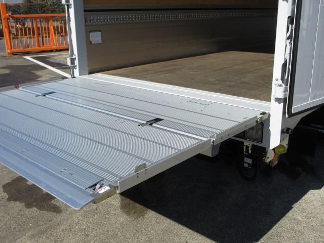 ISUZU FORWARD 2023 Image 31