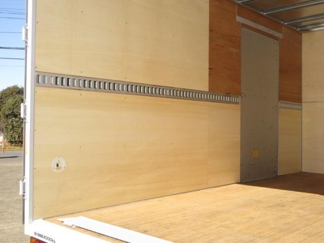 ISUZU ELF 2020 Image 31