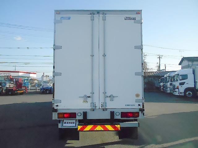 NISSAN DIESEL QUON 2017 Image 31