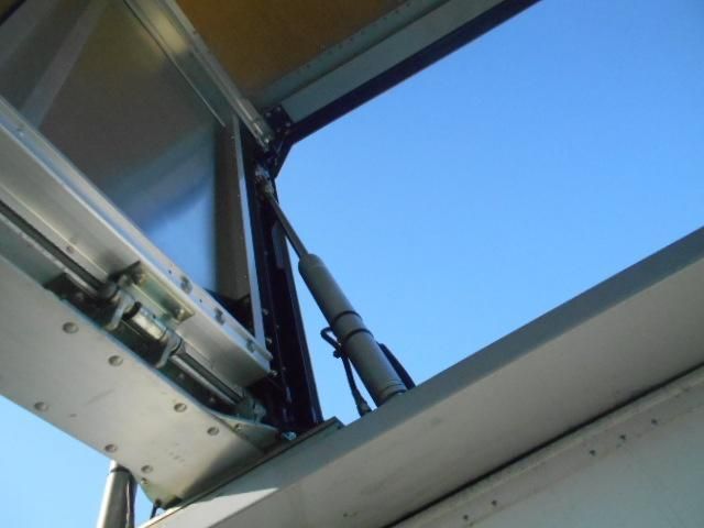 NISSAN DIESEL QUON 2017 Image 31