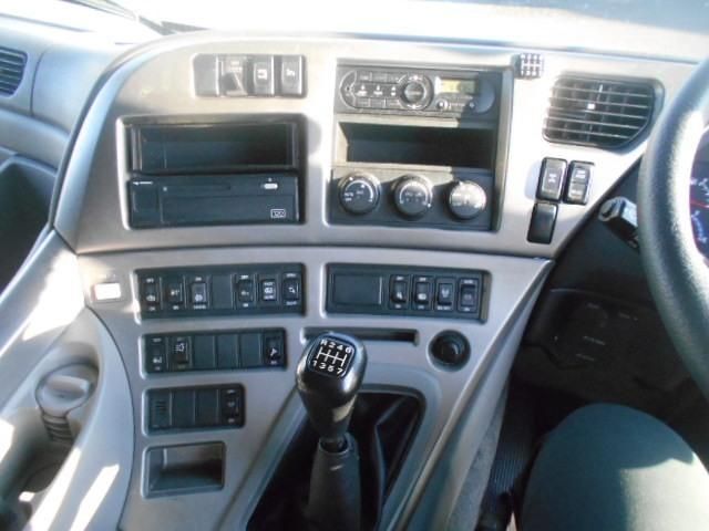 NISSAN DIESEL QUON 2017 Image 31