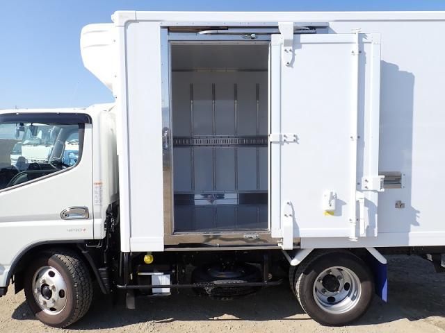 MITSUBISHI CANTER 2024 Image 31