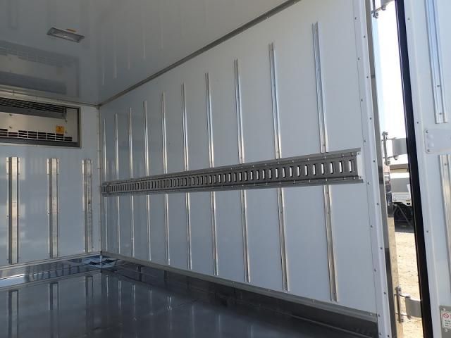 MITSUBISHI CANTER 2024 Image 31