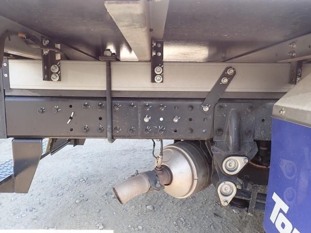 MITSUBISHI CANTER 2024 Image 31