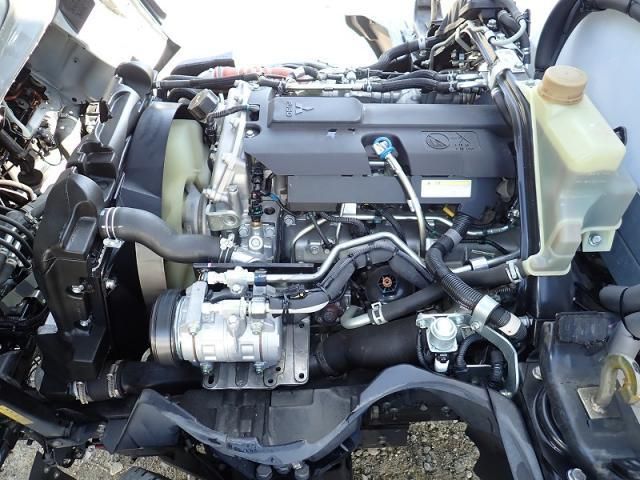 MITSUBISHI CANTER 2024 Image 31