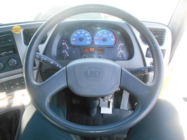 NISSAN DIESEL QUON 2011 Image 31