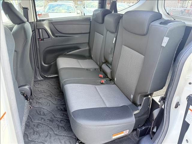 TOYOTA SIENTA 2018 Image 31