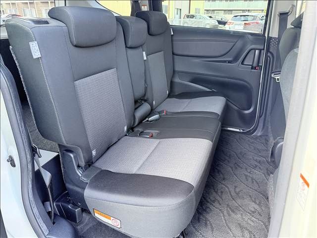 TOYOTA SIENTA 2018 Image 31