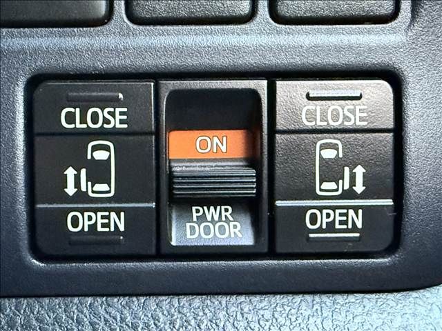 TOYOTA NOAH 2015 Image 31