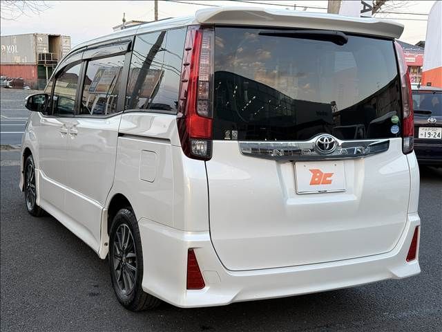 TOYOTA NOAH 2015 Image 31
