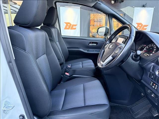 TOYOTA NOAH 2015 Image 31