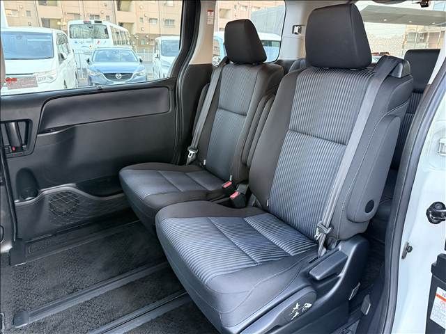 TOYOTA NOAH 2015 Image 31