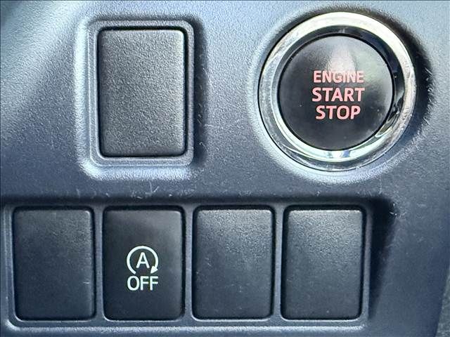 TOYOTA NOAH 2015 Image 31