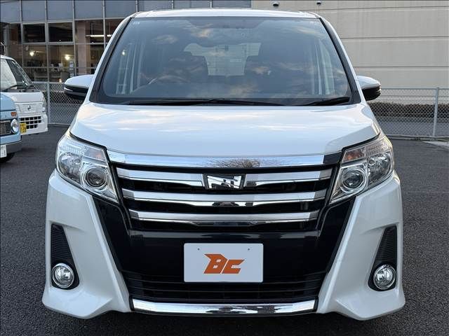TOYOTA NOAH 2015 Image 31