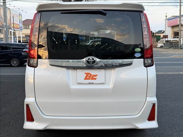 TOYOTA NOAH 2015 Image 31