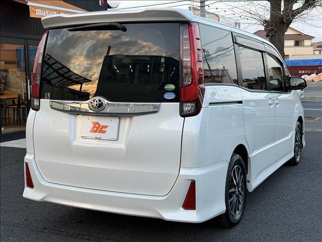 TOYOTA NOAH 2015 Image 31