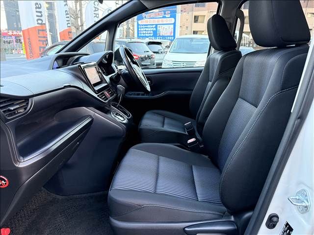 TOYOTA NOAH 2015 Image 31