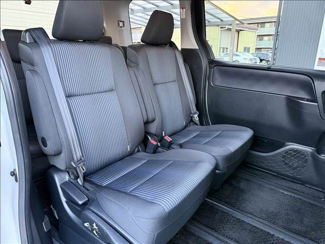 TOYOTA NOAH 2015 Image 31