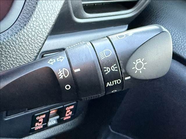 TOYOTA NOAH 2015 Image 31