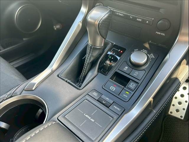 TOYOTA LEXUS NX200T 2016 Image 31