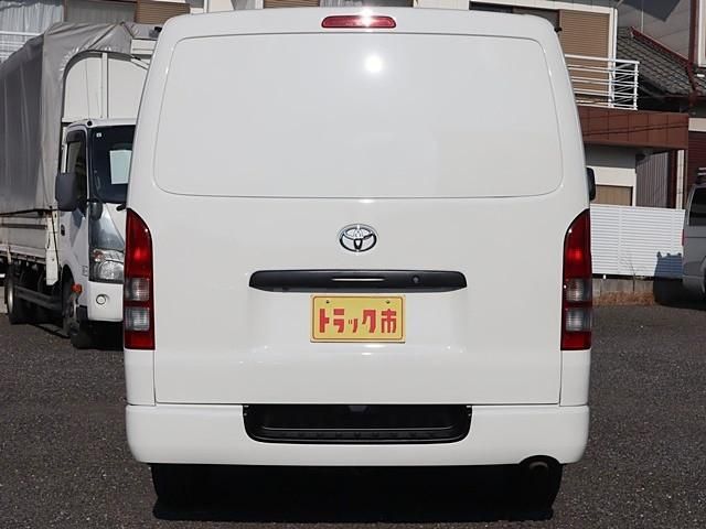 TOYOTA HIACE VAN 2WD 2020 Image 31