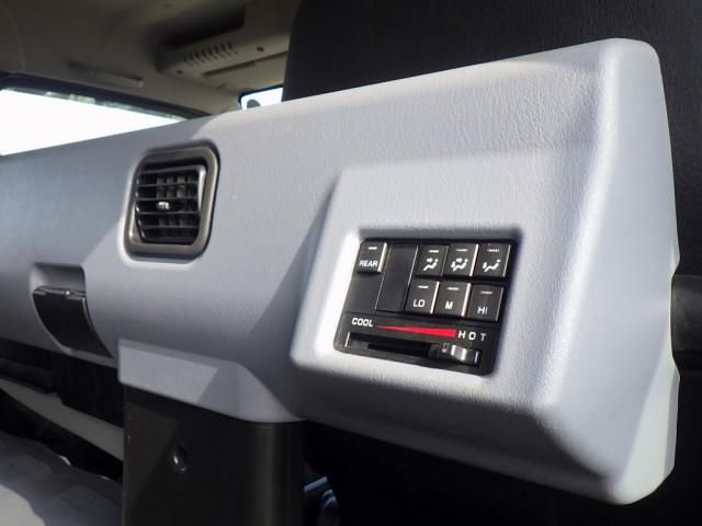 MITSUBISHI CANTER 2024 Image 31