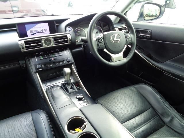 TOYOTA LEXUS IS300H 2013 Image 31