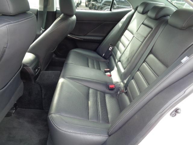 TOYOTA LEXUS IS300H 2013 Image 31