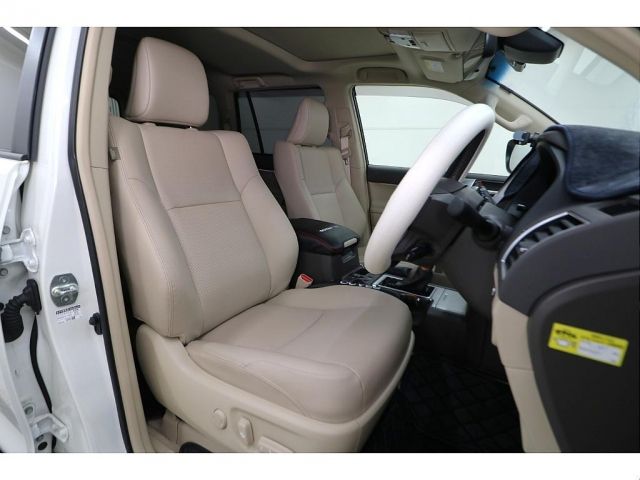 TOYOTA LANDCRUISER PRADO 2023 Image 31