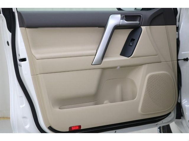 TOYOTA LANDCRUISER PRADO 2023 Image 31