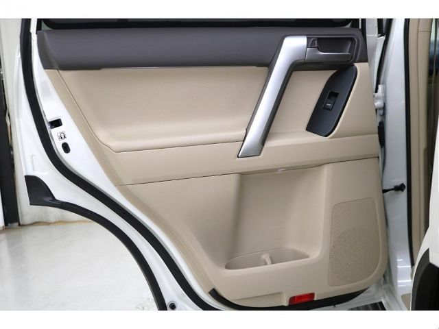 TOYOTA LANDCRUISER PRADO 2023 Image 31