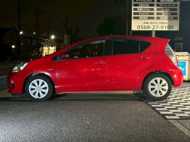 TOYOTA AQUA 2013 Image 31