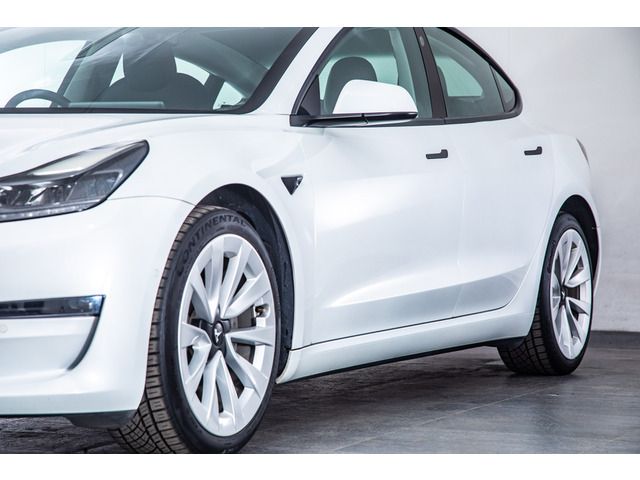 TESLA MODEL 3 2021 Image 31