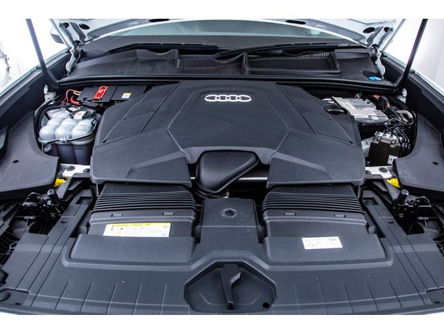 AUDI Q8 2020 Image 31