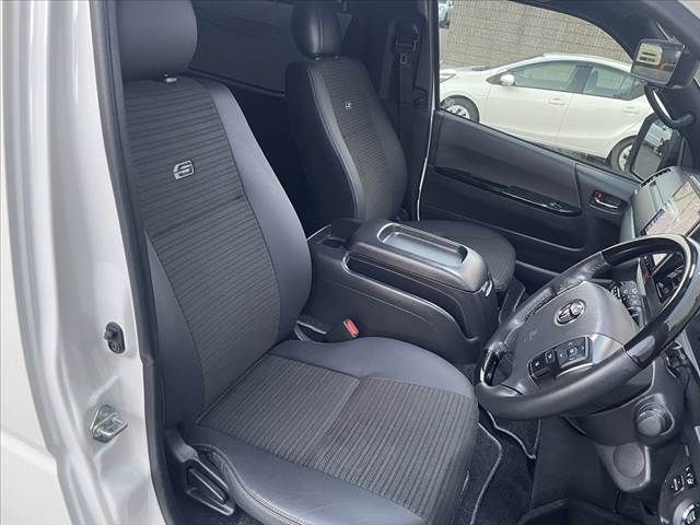 TOYOTA HIACE VAN 2WD 2025 Image 31