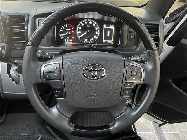 TOYOTA HIACE VAN 2WD 2025 Image 31
