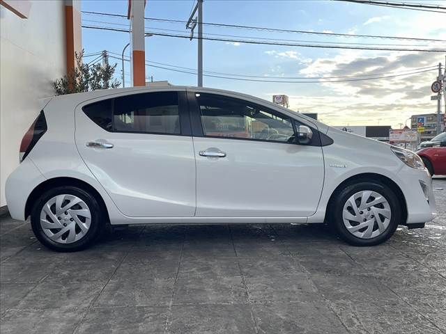 TOYOTA AQUA 2016 Image 31